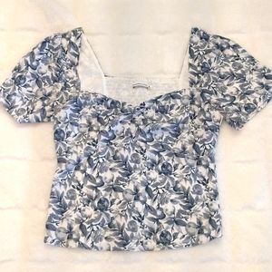 Abercrombie & Fitch flutter sleeve blouse